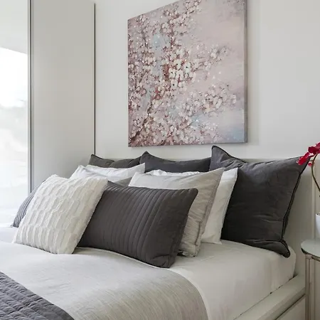The Majestic Bel Etage Upscale With Pool Apartment