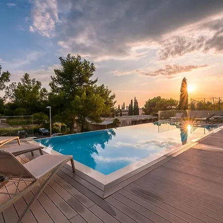 Apartment The Majestic Bel Etage Upscale With Pool