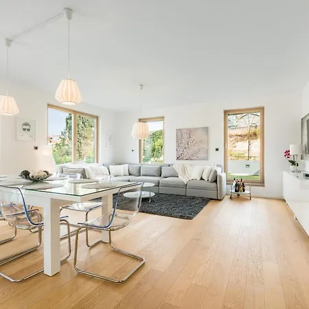 The Majestic Bel Etage Upscale With Pool Apartment