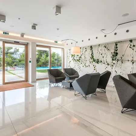 The Majestic Bel Etage Upscale With Pool Apartment Split