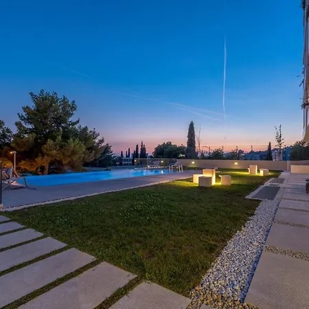The Majestic Bel Etage Upscale With Pool *